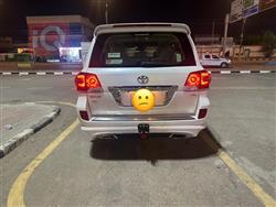 تۆیۆتا لاند کروزەر